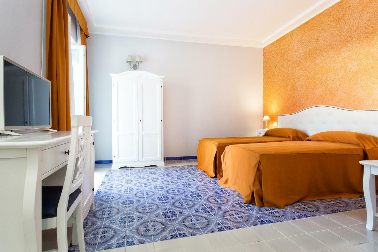 Odysseus Hotel Lipari  Exteriör bild