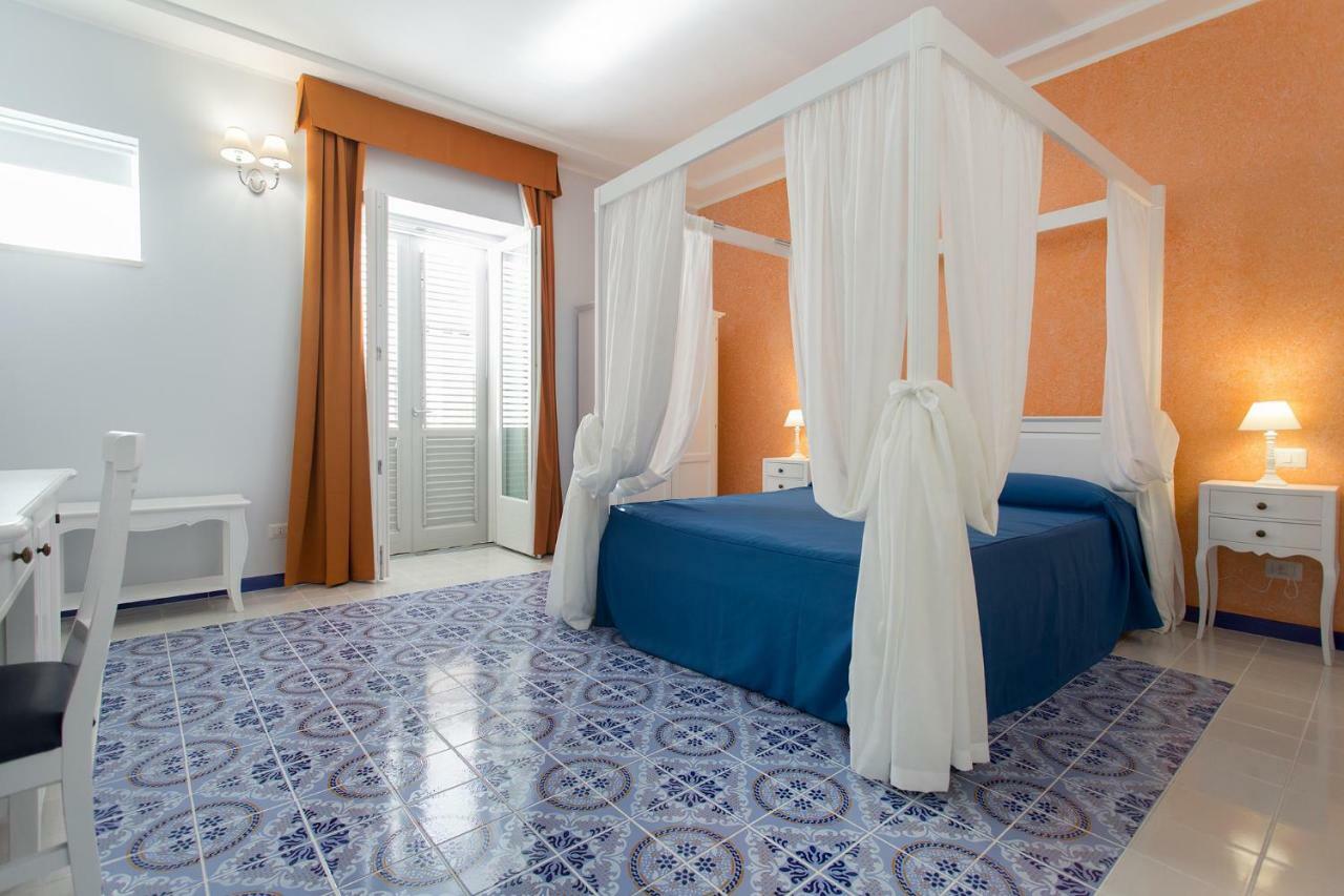 Odysseus Hotel Lipari  Exteriör bild