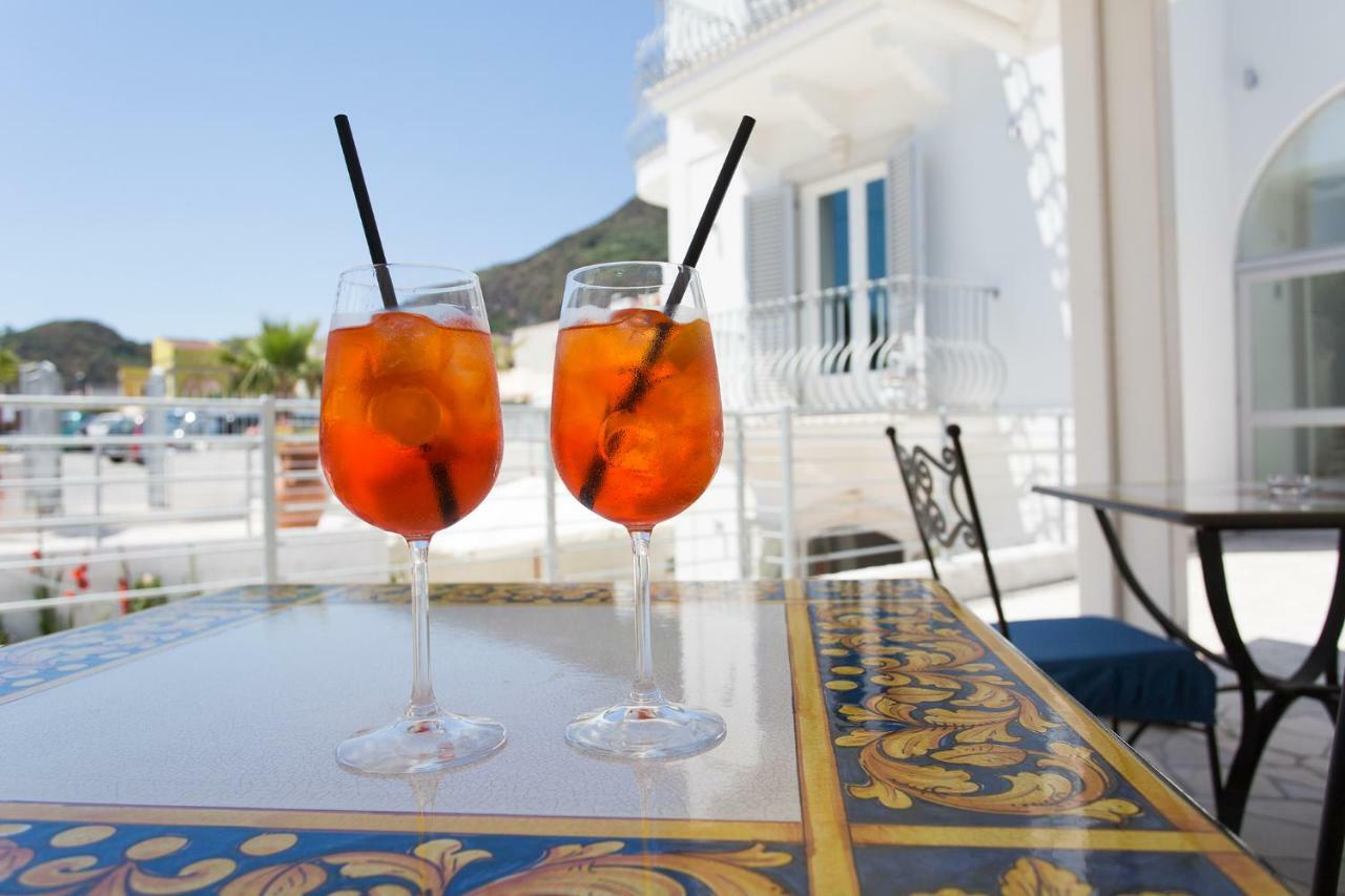 Odysseus Hotel Lipari  Exteriör bild