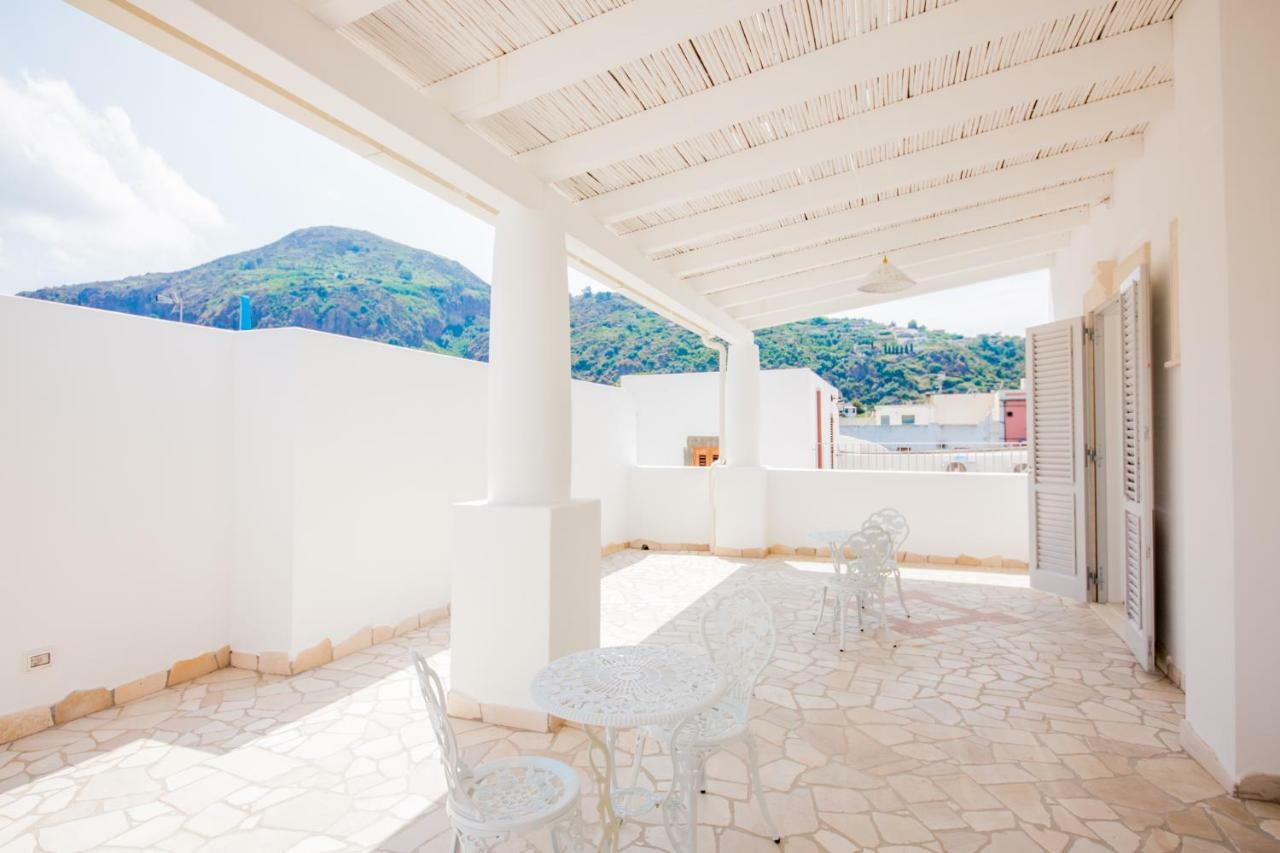 Odysseus Hotel Lipari  Exteriör bild
