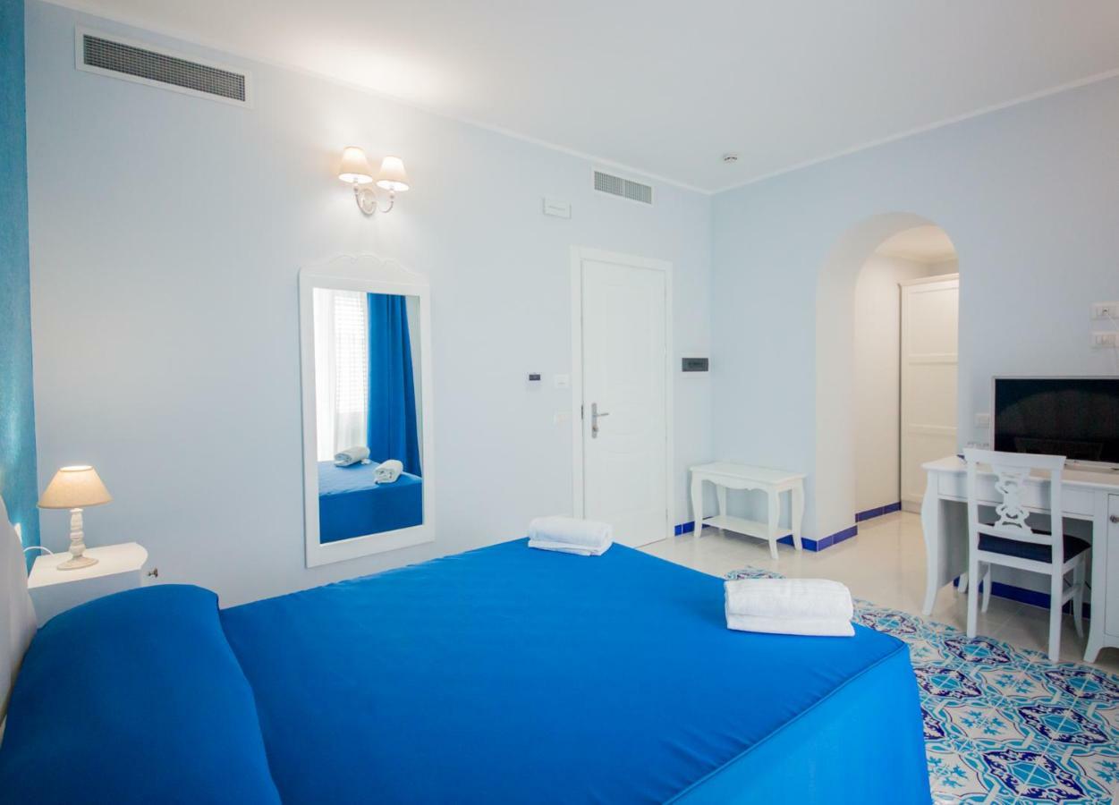 Odysseus Hotel Lipari  Exteriör bild