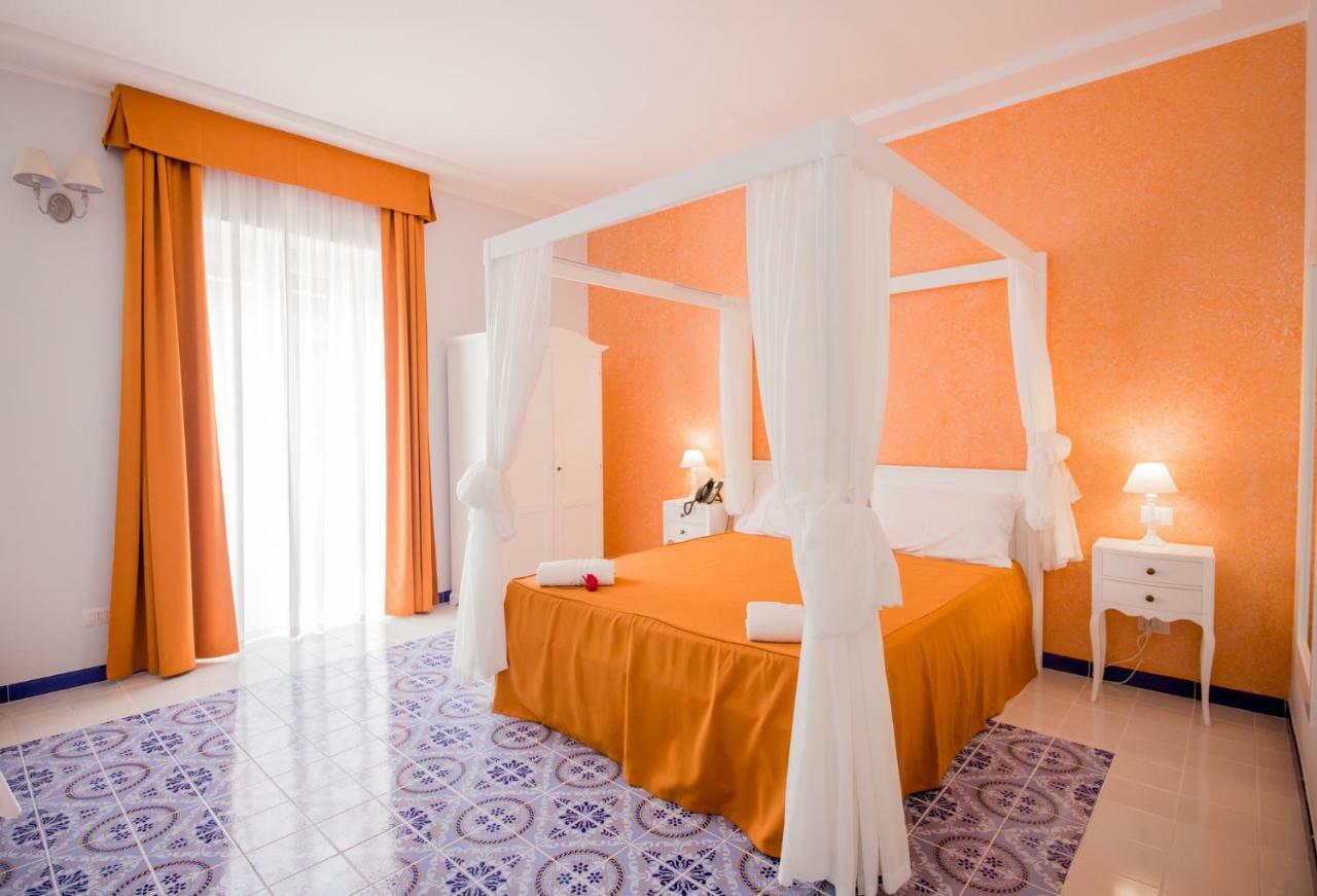 Odysseus Hotel Lipari  Exteriör bild