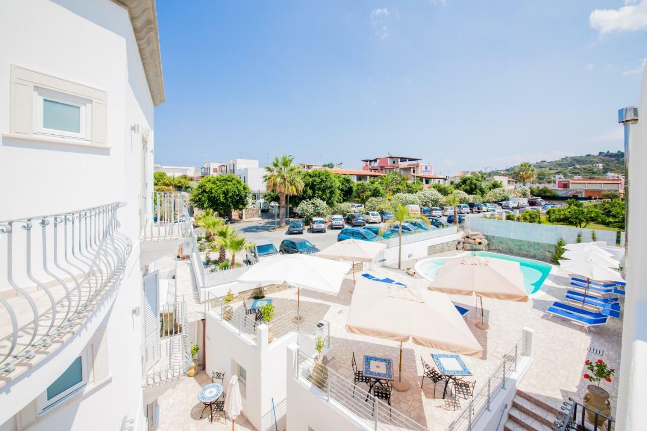 Odysseus Hotel Lipari  Exteriör bild