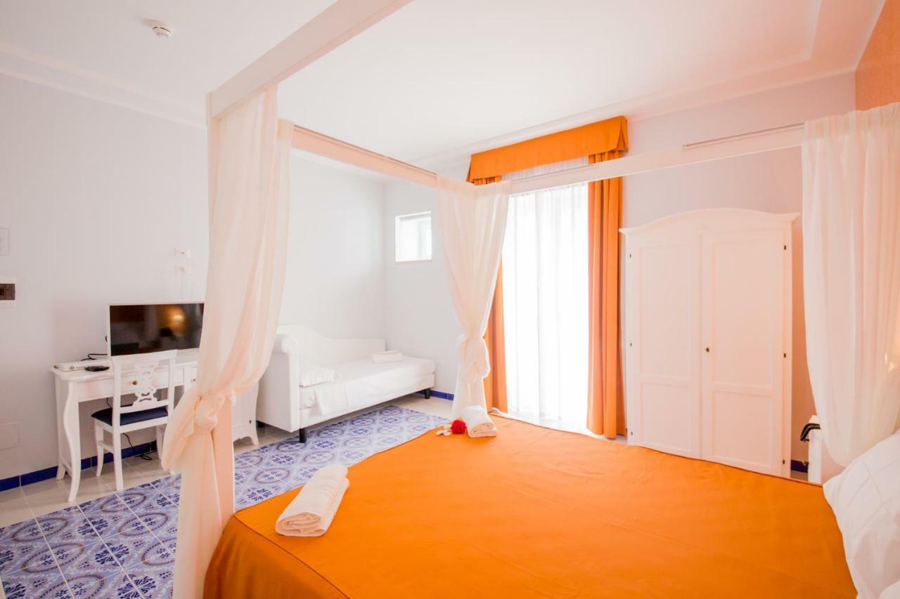 Odysseus Hotel Lipari  Exteriör bild