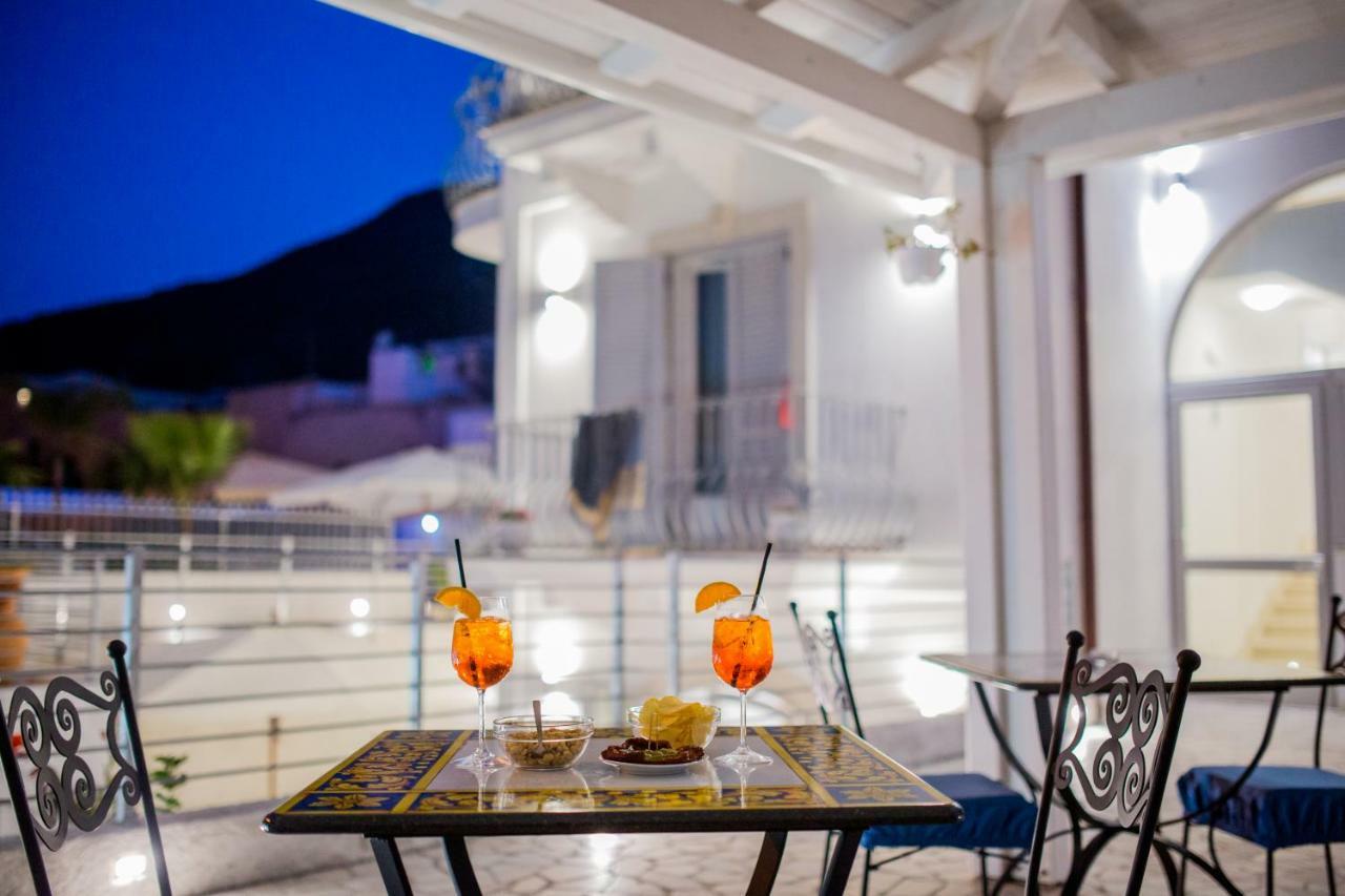 Odysseus Hotel Lipari  Exteriör bild