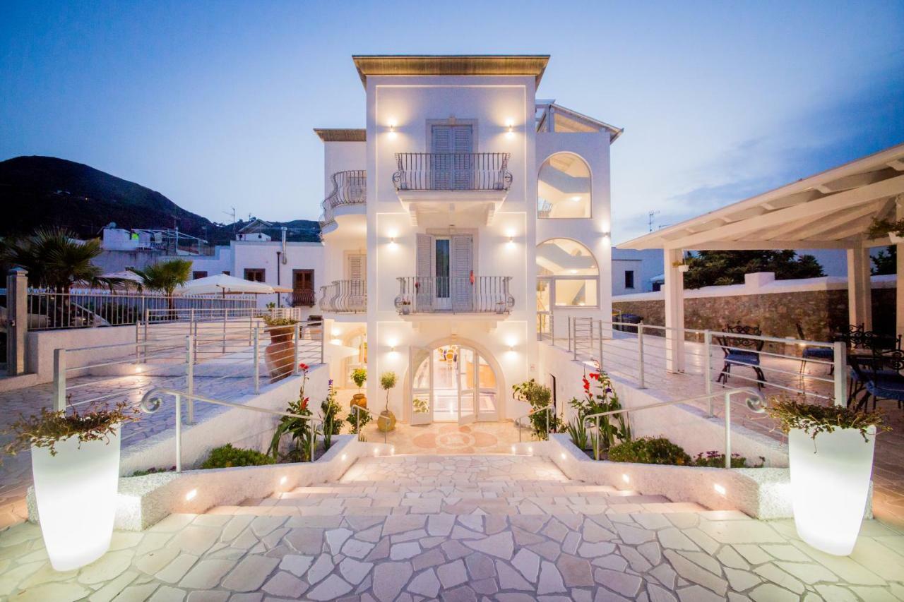 Odysseus Hotel Lipari  Exteriör bild